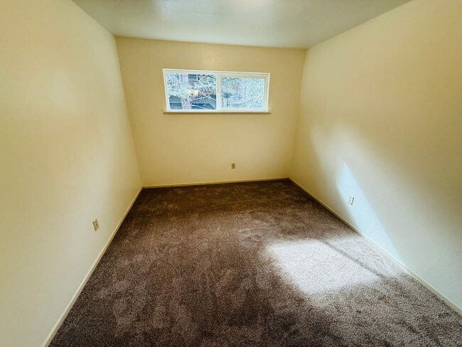 Building Photo - 2505 Kubel Ave