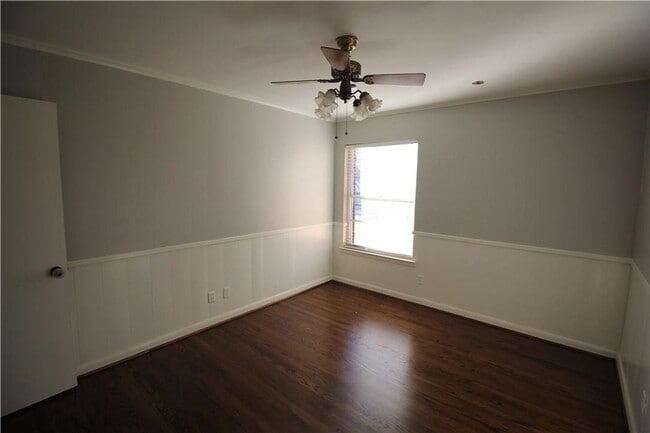 Building Photo - 3 Bedroom, 2 Bath Home in Lakewood!