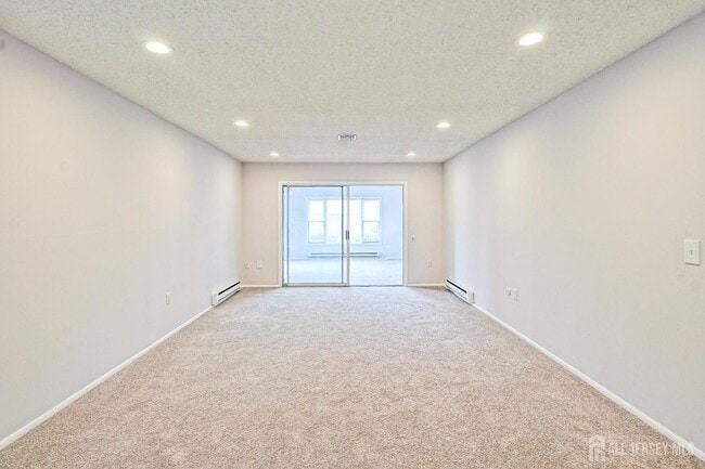 Building Photo - 332 Quinton Dr