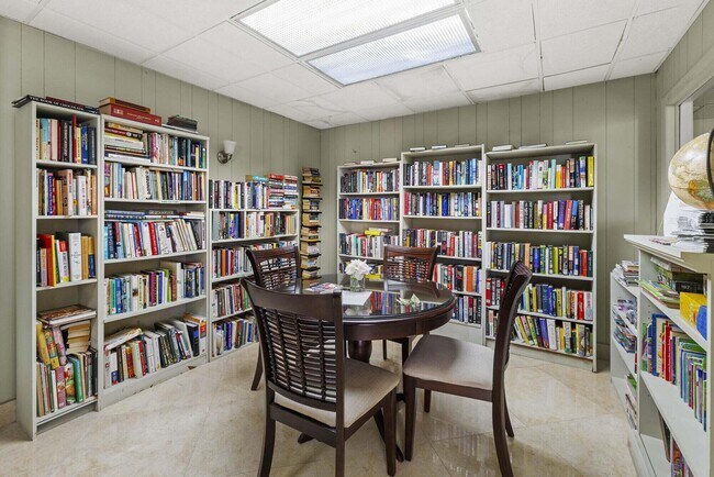 Building Photo - 5600 N Flagler Dr