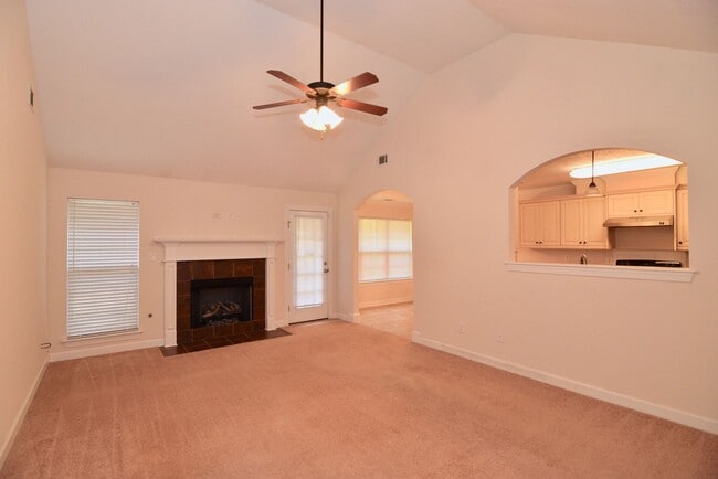 Building Photo - 659 Ventana Dr