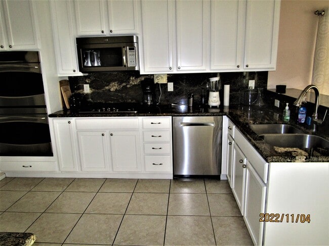 Building Photo - 82487 Bogart Dr
