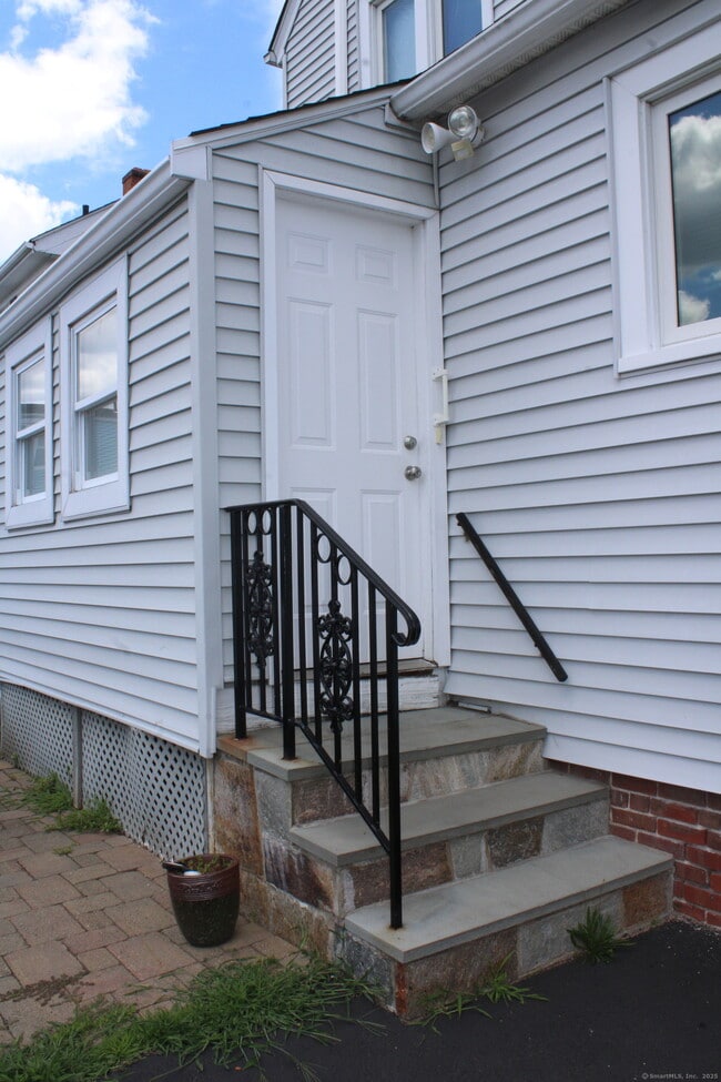 Building Photo - 55 E Cedar St