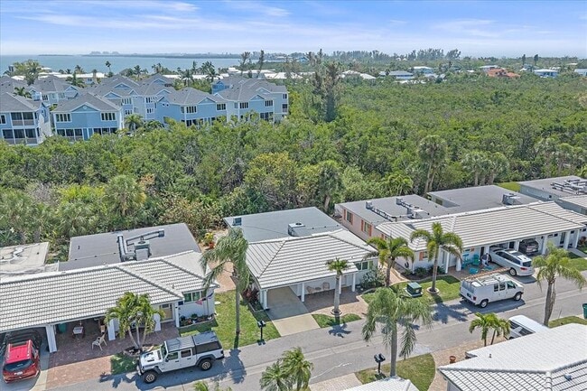 Building Photo - 914 Spanish Dr S