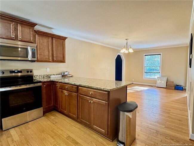 Building Photo - 506 S 14th St