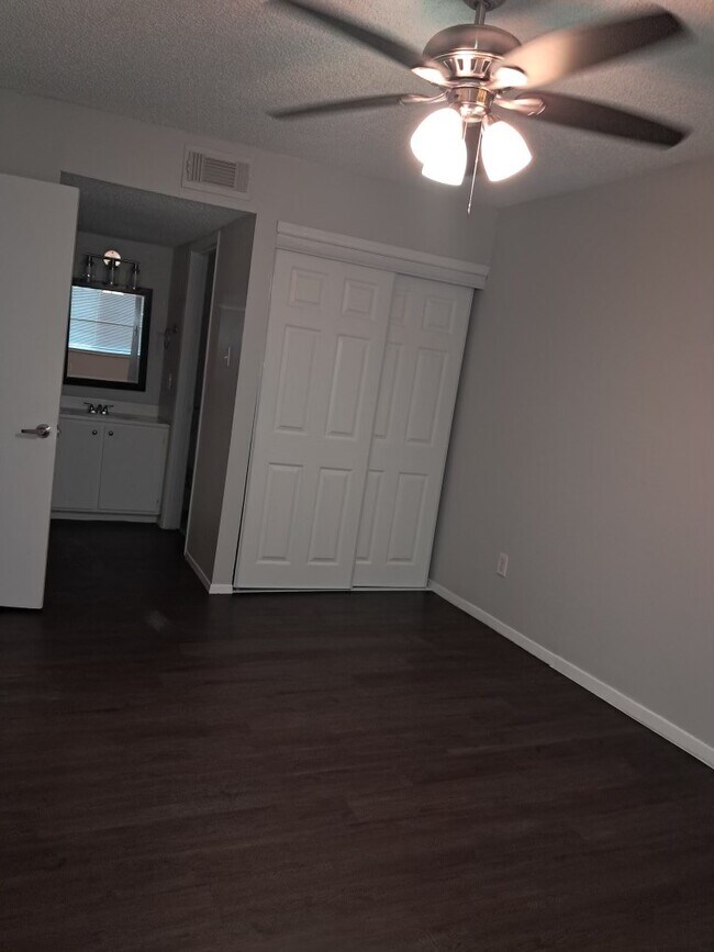 Building Photo - 714 Coolwood Dr