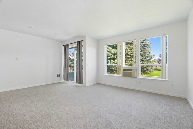 Building Photo - 22855 E Country Vista Dr