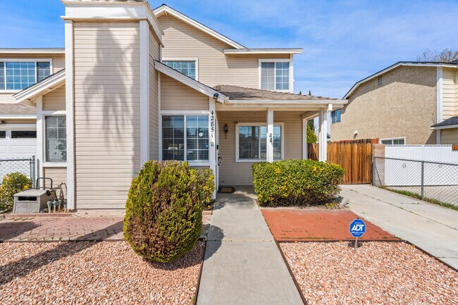 Building Photo - 42851 Lemonwood Dr