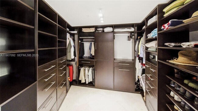 Building Photo - 1850 S Ocean Dr