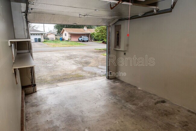 Building Photo - 13702 14th Ave S