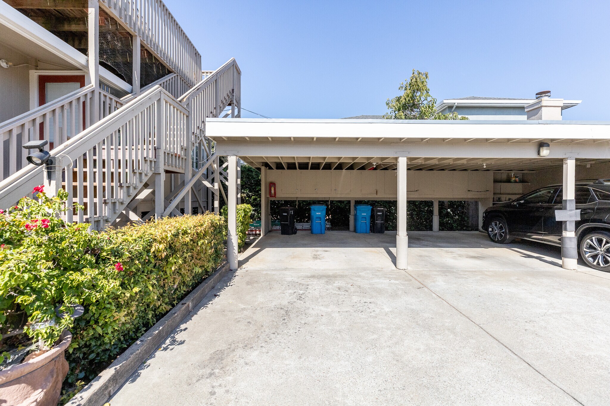 Building Photo - 632 N Claremont St