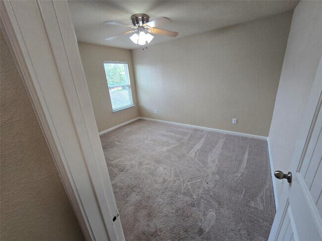 Building Photo - 6119 Grassy Haven Ln