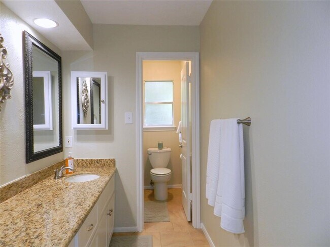 Building Photo - 9403 Oxted Ln