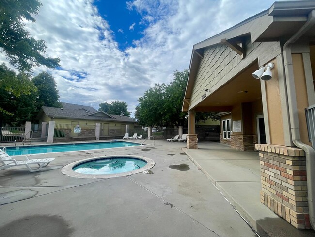 Building Photo - Amazing 3 bed, 3.5 bath Condo in Rigden Farm!