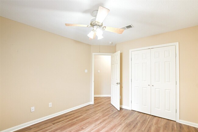 Building Photo - 203 Colony Creek Dr