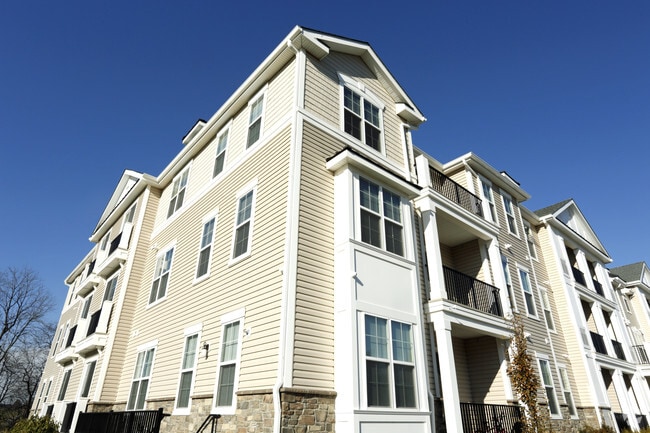 Building Exterior - Halstead Place