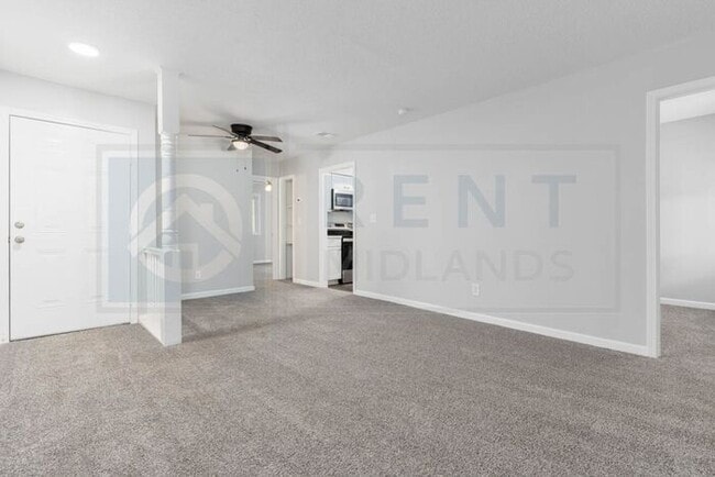 Building Photo - Newly Renovated 2 Bedroom Apartments Near I-26 and Costco!