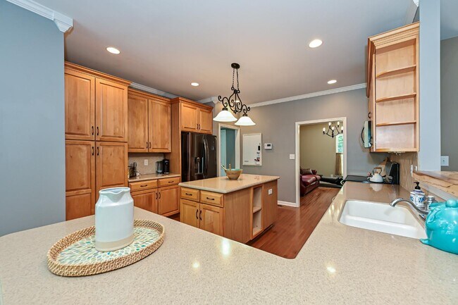 Building Photo - 8729 Riverwood Rd