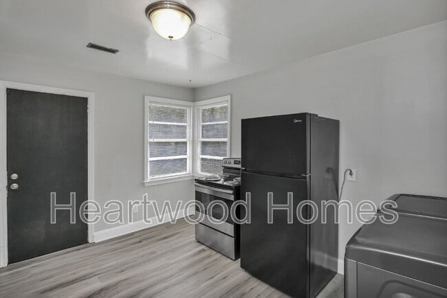 Building Photo - 3300 Margrave Rd