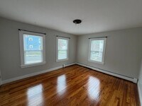 Building Photo - 19-21 Ridgewood St
