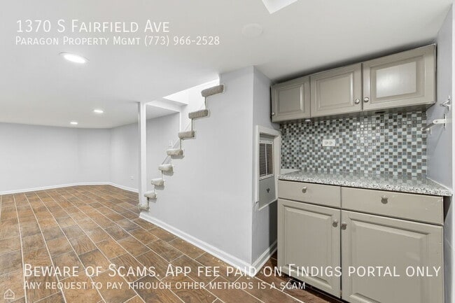 Building Photo - 1370 S Fairfield Ave