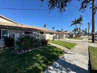 Building Photo - Walnut Village