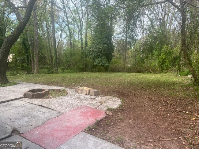 Building Photo - 1397 Peachcrest Rd