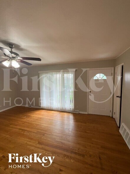 Building Photo - 22728 Ridgeway Ave
