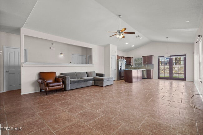 Building Photo - 5477 Francisco Roque Dr