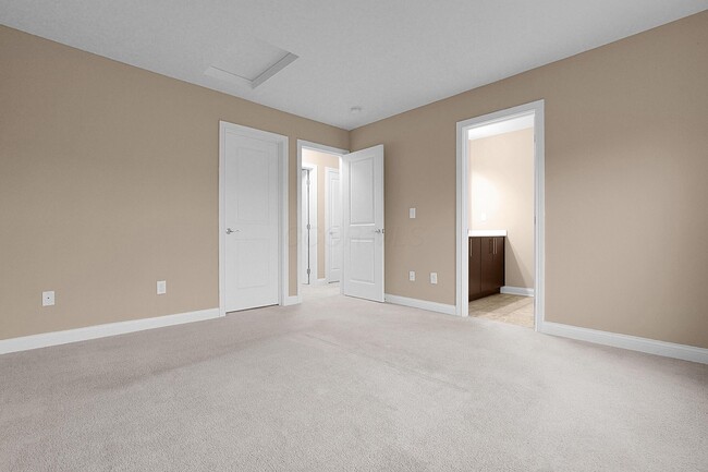 Building Photo - 5527 Albany Terrace Way