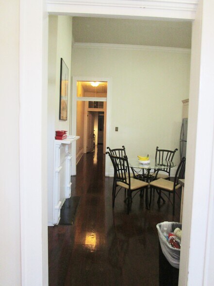 Kitchen - 323 Elmira Ave