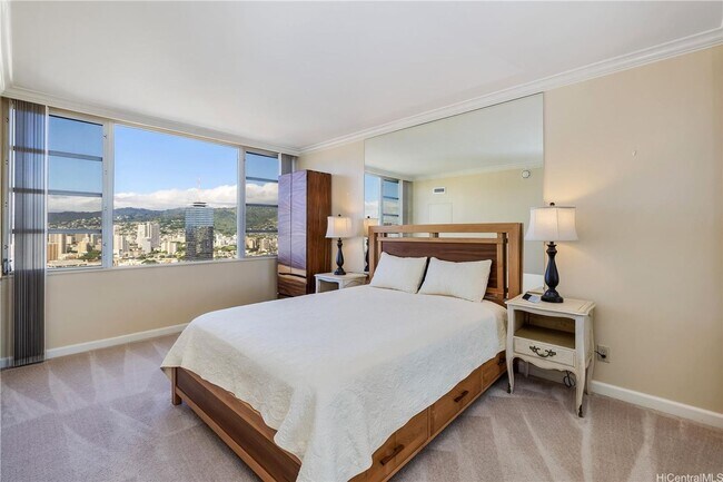 Building Photo - Fully Furnished Unit at Sought after Villa...