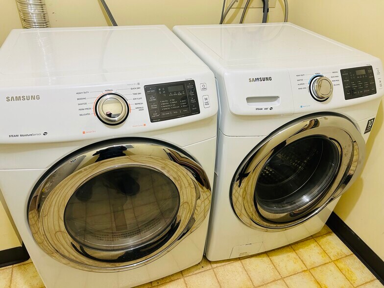 Building Photo - 1914 Aspen Dr