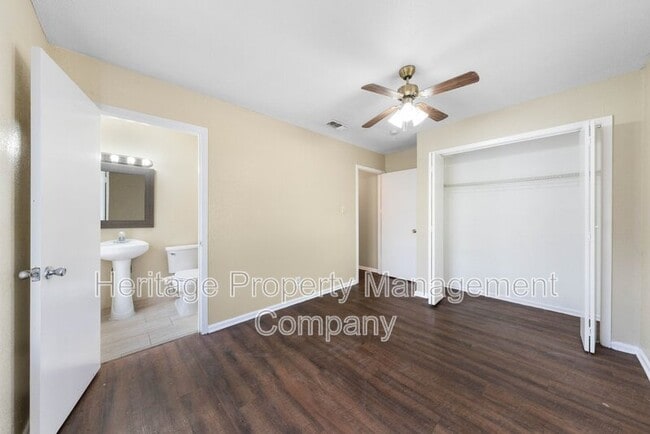 Building Photo - 138 Dora St