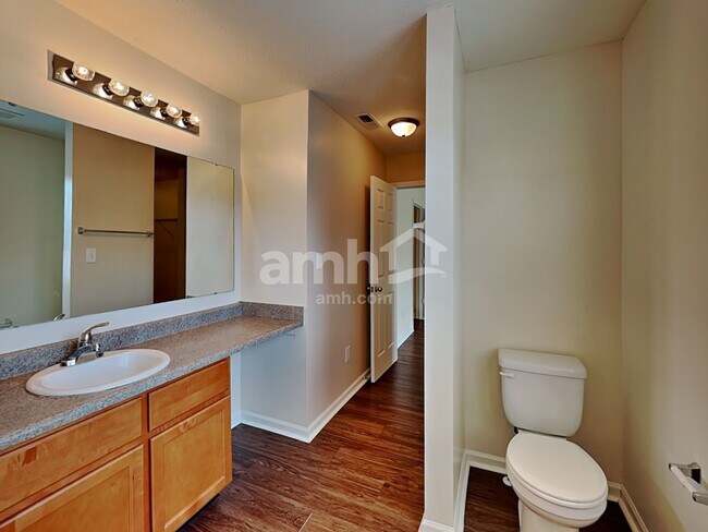 Building Photo - 1236 Saticoy Ct