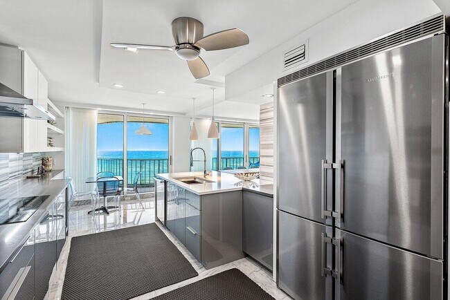 Building Photo - 3211 S Ocean Blvd