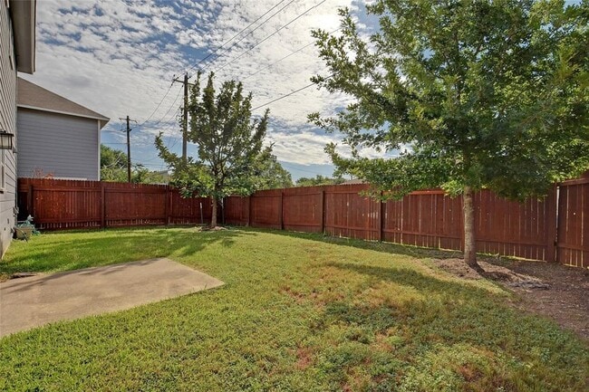 Building Photo - 6011 Fairway St