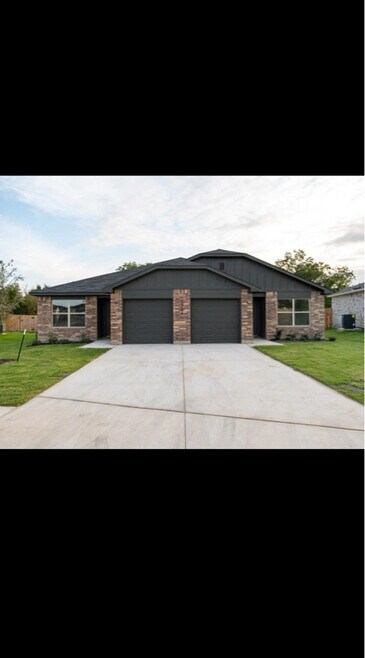 Building Photo - 1289 Lehmann Dr