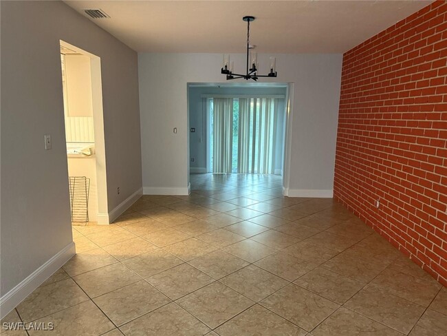 Primary Photo - 4524 SE 11th Pl