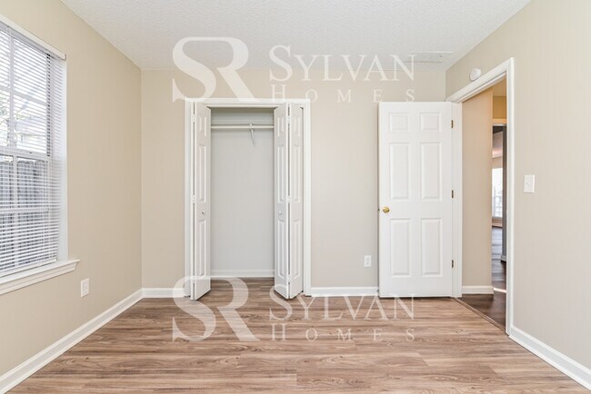 Building Photo - Prepare to be impressed by this 3 bedroom, 2 bathroom home