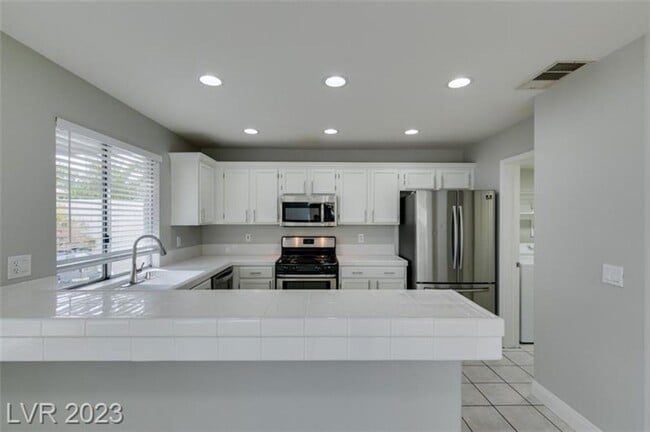 Building Photo - STUNNING 2 STORY HOME IN SUMMERLIN WITH POOL 89134