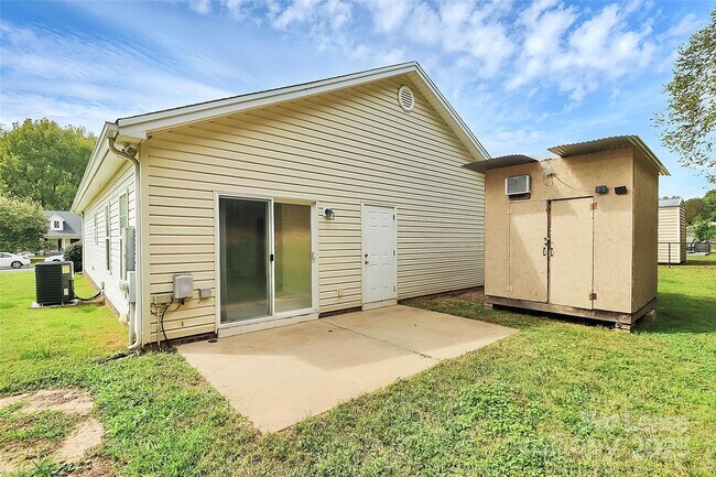 Building Photo - 7125 Weavers Run