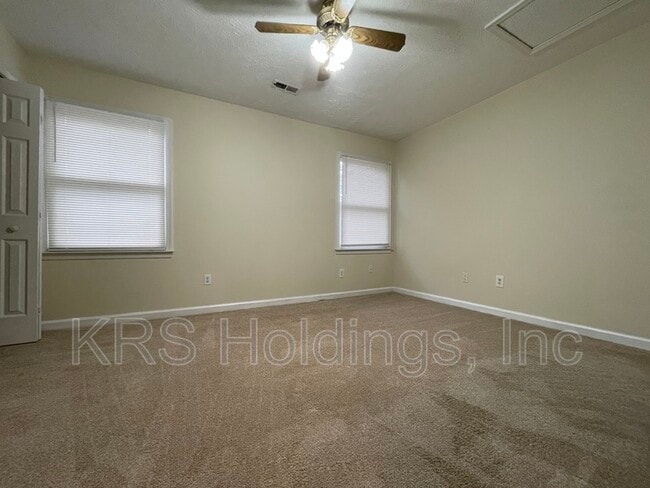 Building Photo - 208 Susan Constant Dr