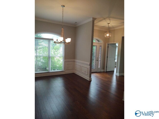 Building Photo - 3102 Connomara Ct SE