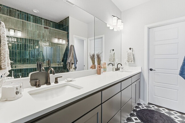 Building Photo - 2272 Old Rail Wy