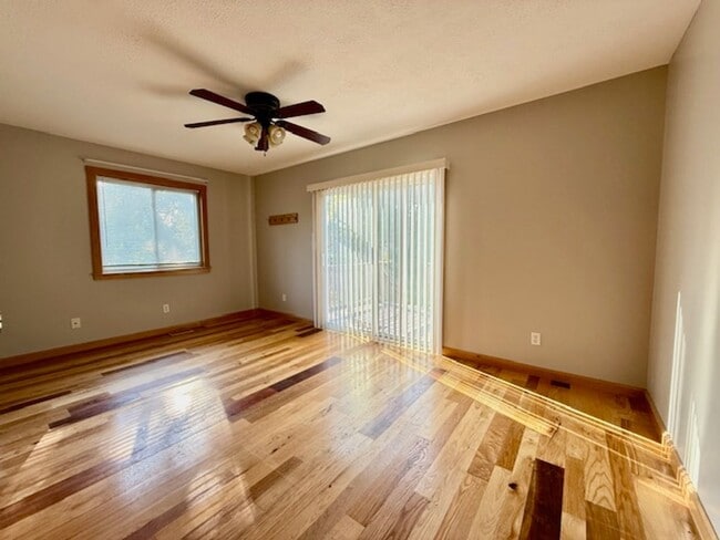 Building Photo - 3 Bedroom, 2 Bath Ranch Home - Move-In Ready!