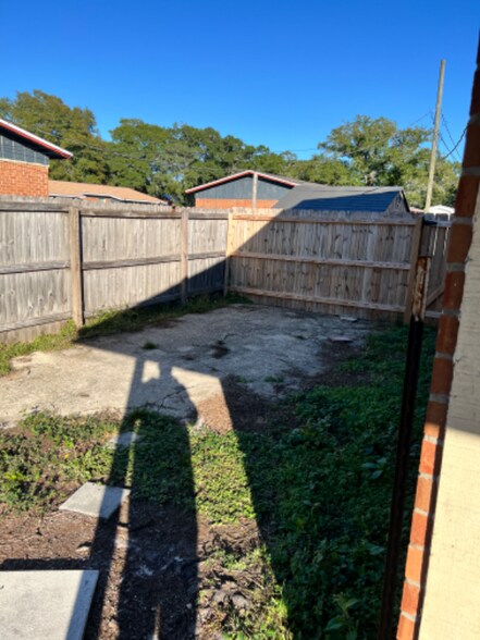 Building Photo - 706 Shady Ln Dr
