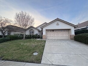Building Photo - Single Story in Sun City 55+ Community - Access to all Amenities Included - Low Maintenance Yards!