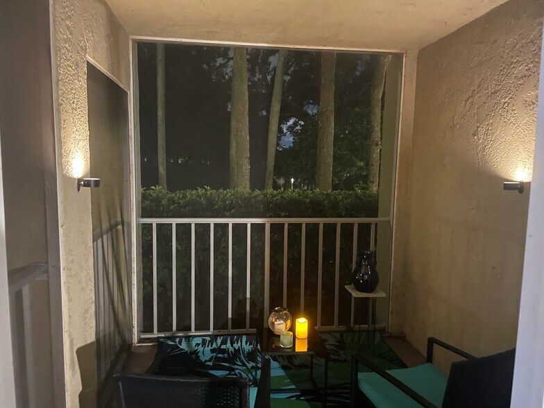 Building Photo - 2690 Coral Landings Blvd