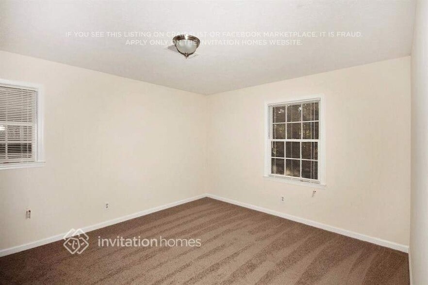 Building Photo - 4640 Mountain Creek Dr